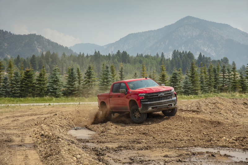 Illustration for article titled The Silverado's Giant Four-Cylinder Gets Rated At 21 MPG Combined